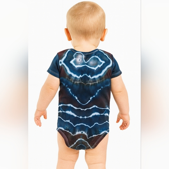 12 - 18 Months Baby Onesie Snapping Tie Dye Geode Style Shirt - Picture 5 of 5